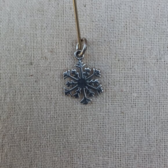 Sterling Silver Snowflake Pendant - Picture 3 of 4